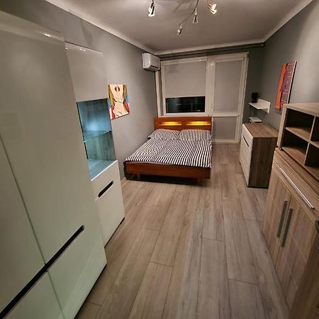 Luxury Aparments Klimatyzacja Z Prywatnym Parkingiem Lägenhet Radom Exteriör bild
